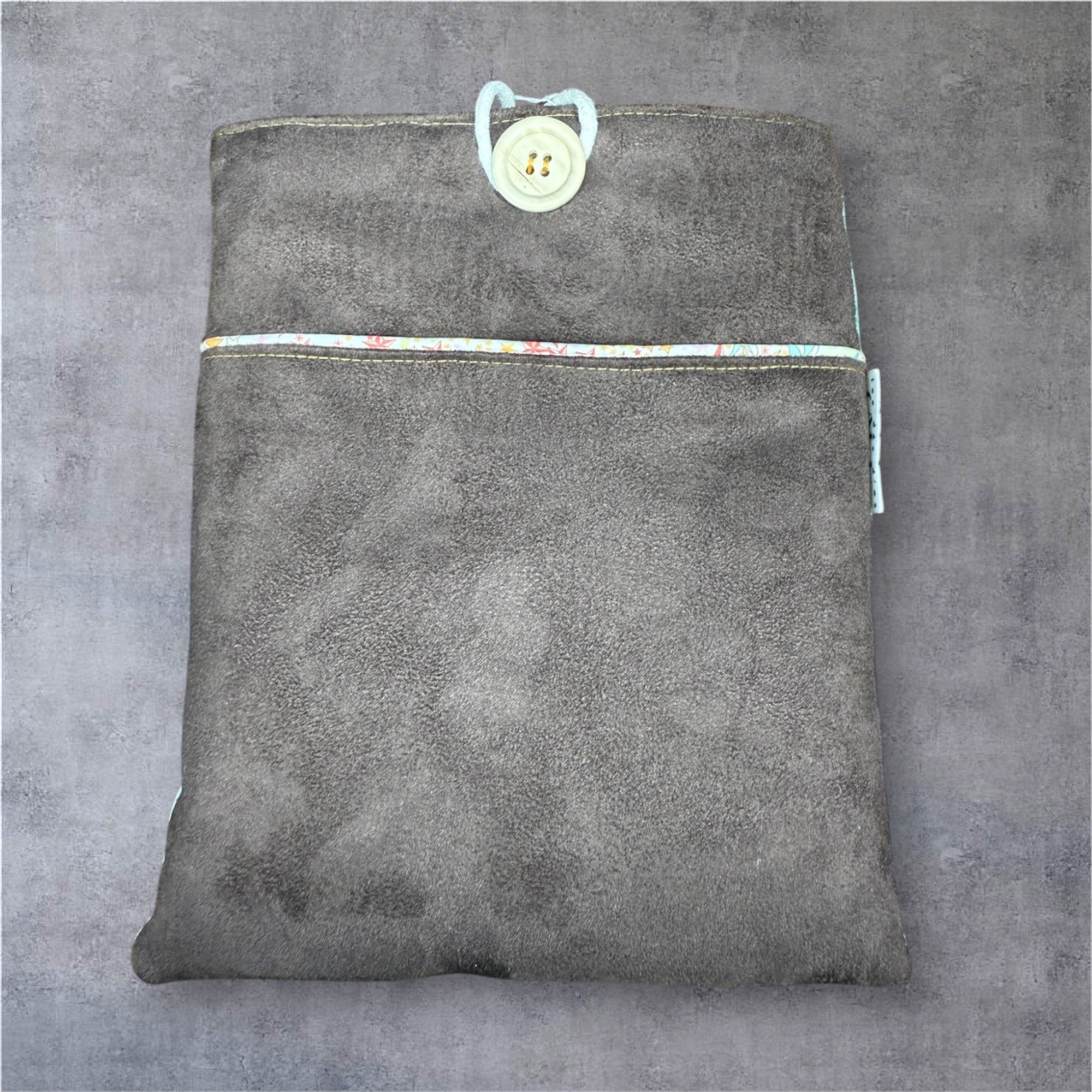 Pochette à livre de poche – Les dés d’Az