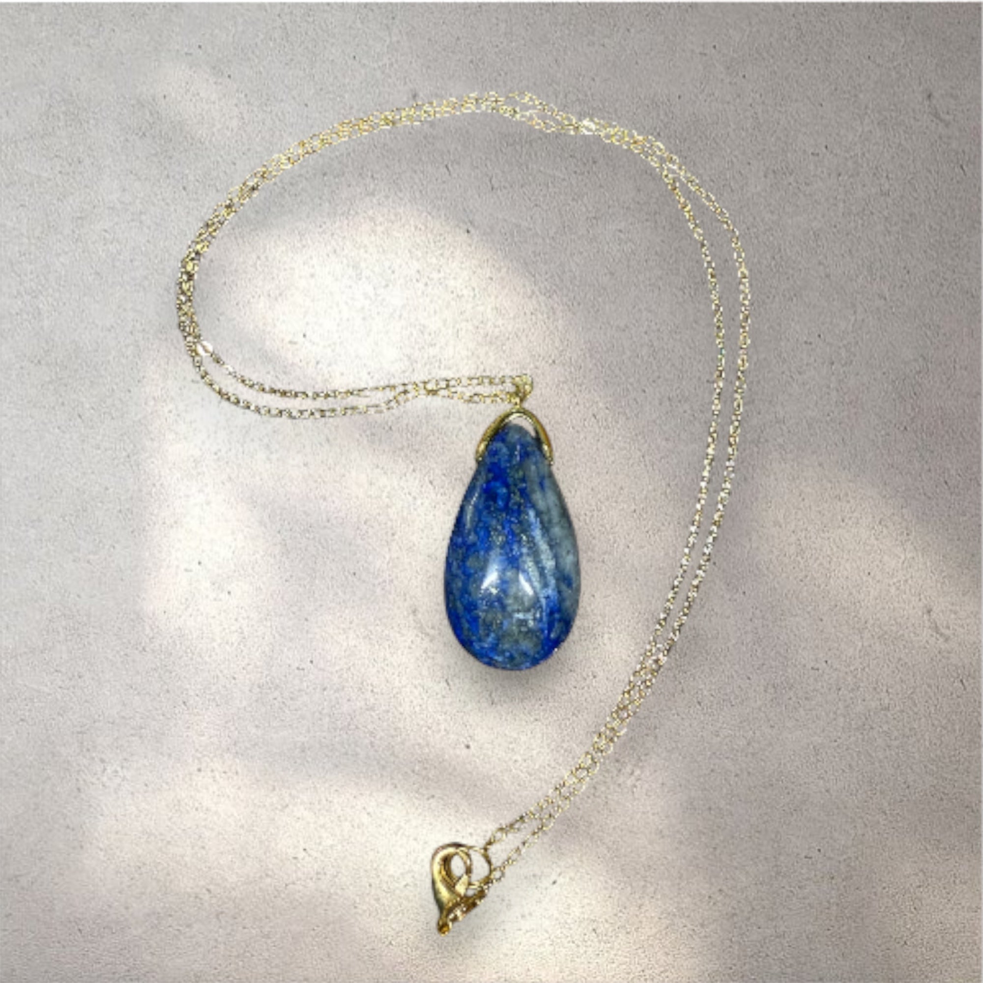 Collier pendentif goutte en Lapis Lazuli