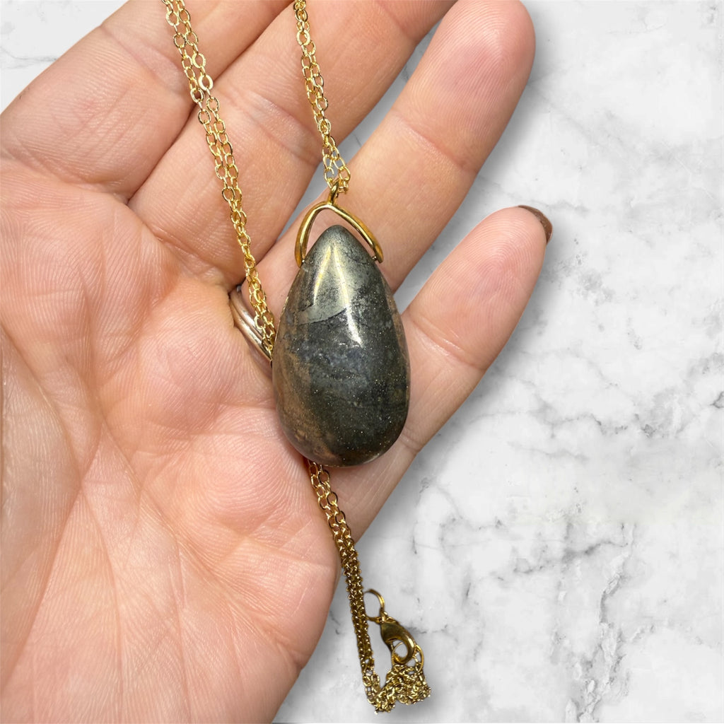 Collier pendentif goutte en pyrite