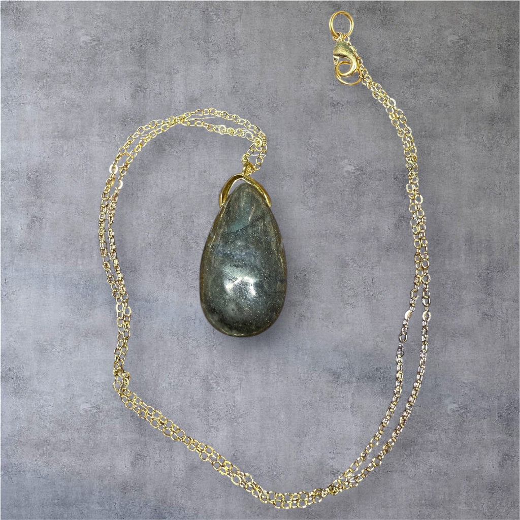 Collier pendentif goutte en pyrite