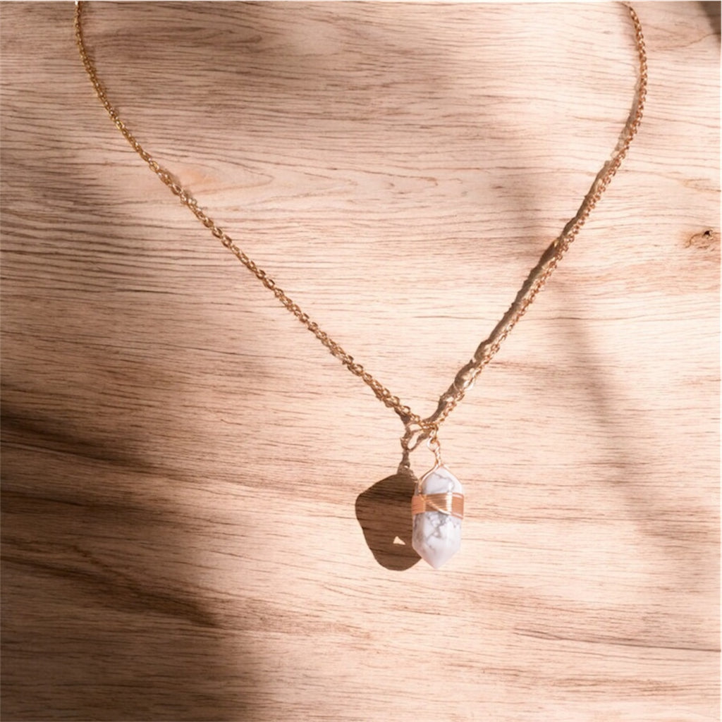 Collier pointe howlite blanche