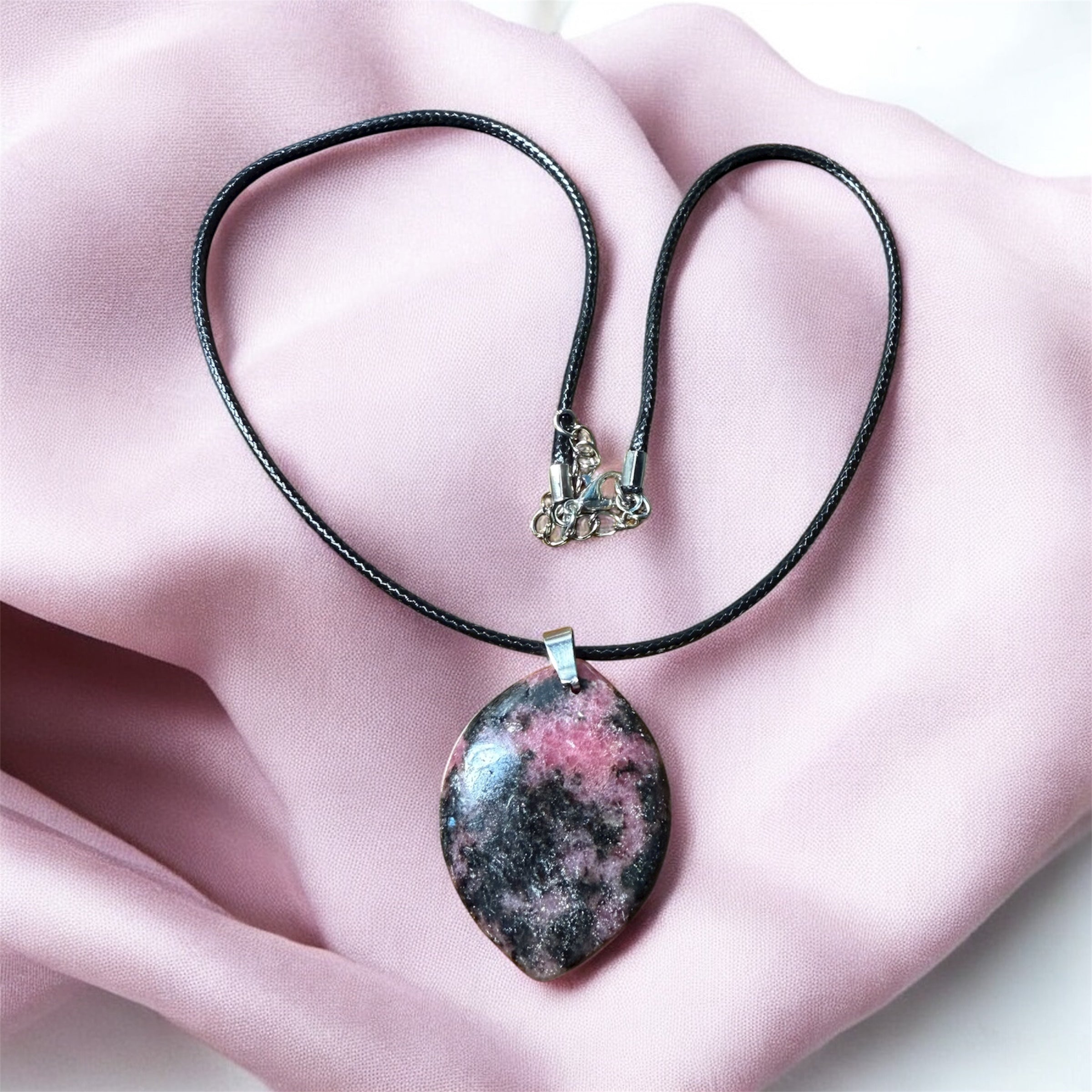 Collier rhodonite