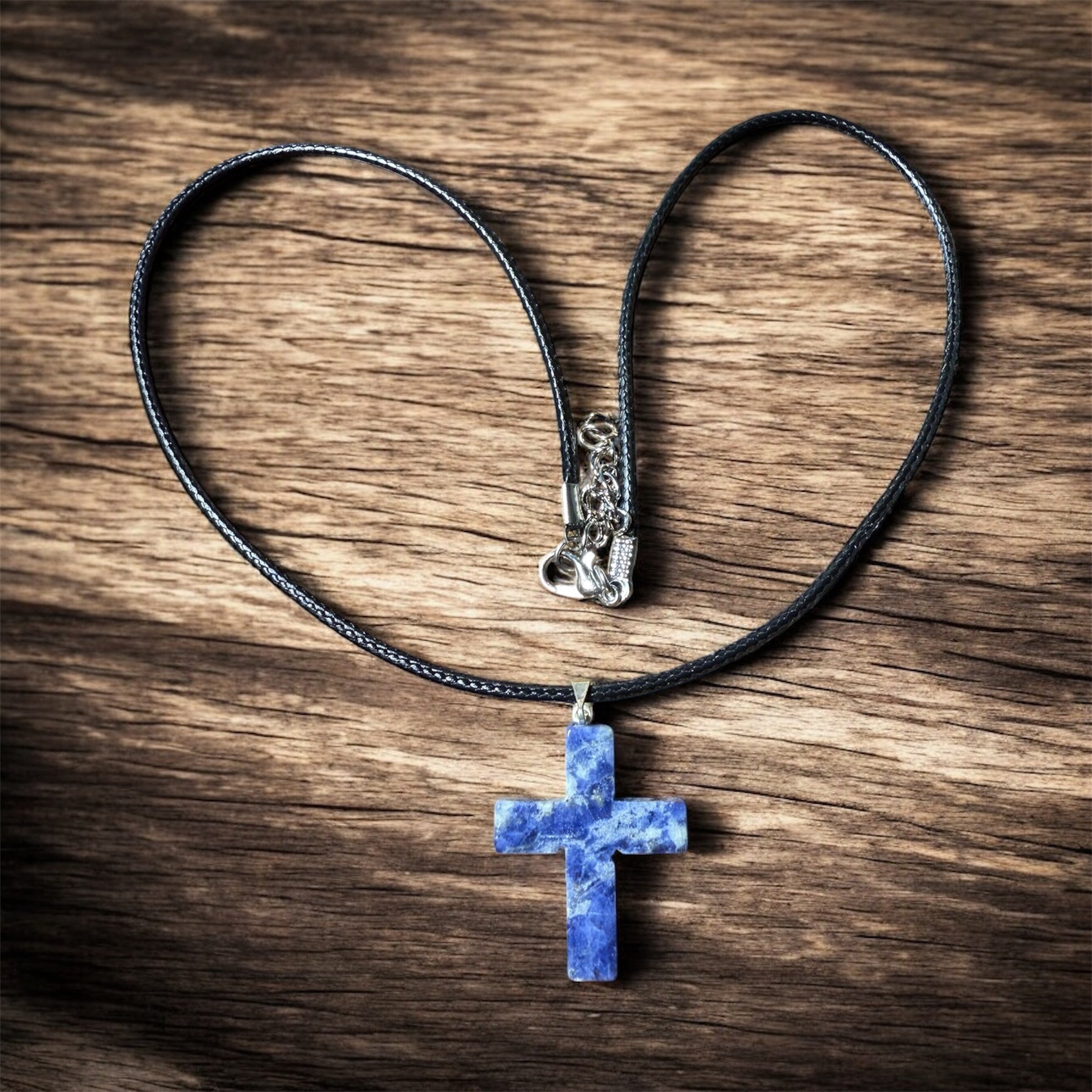 Collier croix en sodalite