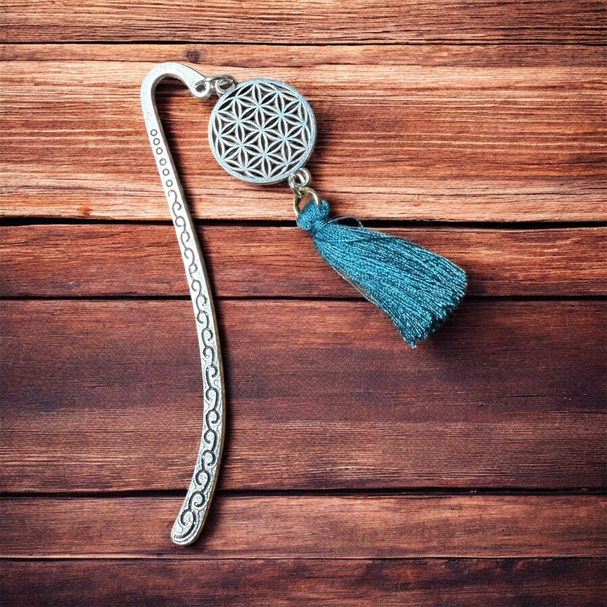 Marque page pompon bleu