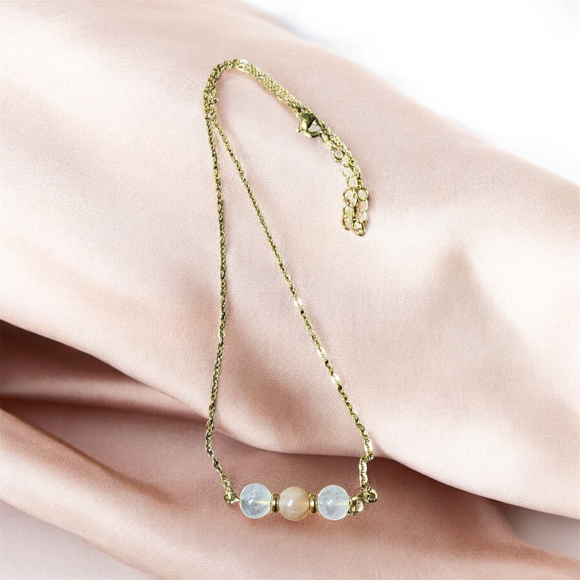 Collier doré quartz rose et pierre de lune